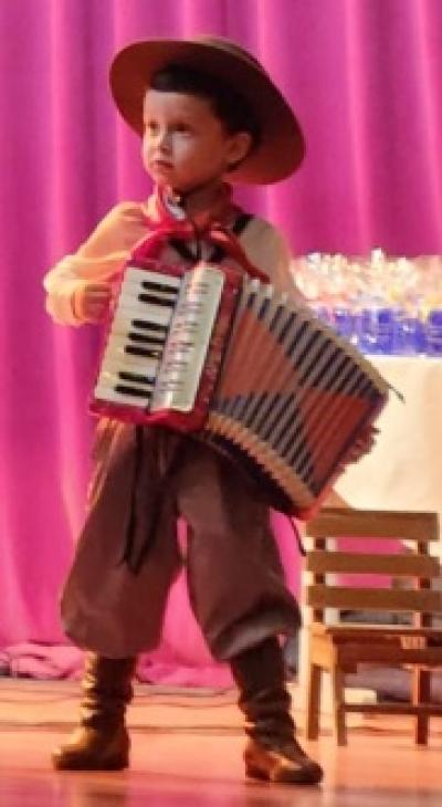 Recital de música da professora Dani no Cine Teatro Iguassu